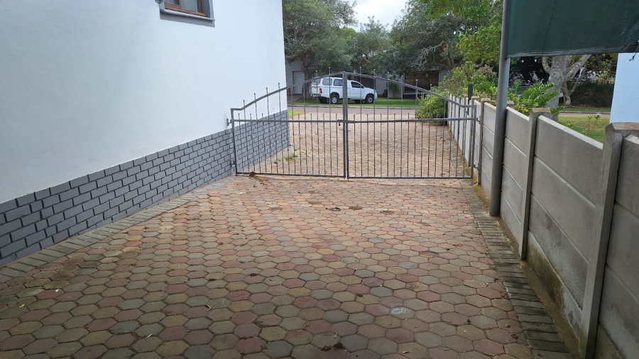 3 Bedroom Property for Sale in Stilbaai Wes Western Cape